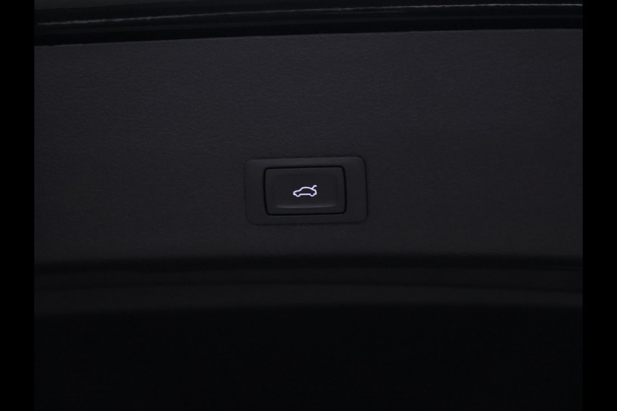 Audi e-tron e-tron 55 quattro 95 kWh [LUCHTVERING, MEMORY SEATS, APPLE CARPLAY, ANDROID AUTO, CRUISE CONTROL, ACHTERUITRIJCAMERA, PDC V+A, STOEVERWARMING, NIEUWSTAAT]