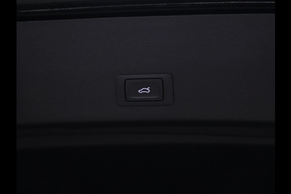 Audi e-tron e-tron 55 quattro 95 kWh [LUCHTVERING, MEMORY SEATS, APPLE CARPLAY, ANDROID AUTO, CRUISE CONTROL, ACHTERUITRIJCAMERA, PDC V+A, STOEVERWARMING, NIEUWSTAAT]