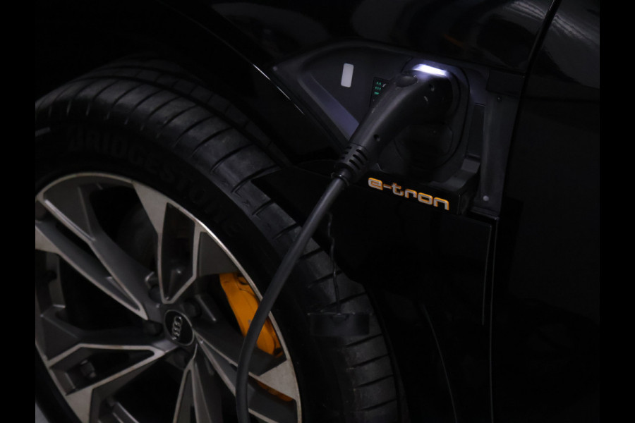 Audi e-tron e-tron 55 quattro 95 kWh [LUCHTVERING, MEMORY SEATS, APPLE CARPLAY, ANDROID AUTO, CRUISE CONTROL, ACHTERUITRIJCAMERA, PDC V+A, STOEVERWARMING, NIEUWSTAAT]