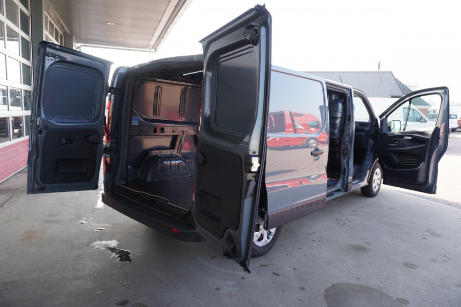 Renault Trafic 2.0 Blue dCi 130PK L2H1 Advance Schuifdeur links + rechts nr. V054 | Airco | Cruise | Navigatie | Camera | All season