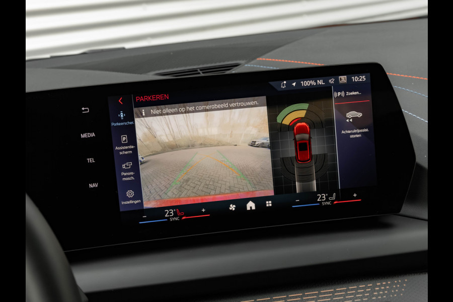 BMW 1-serie M135 xDrive - Pano - Memoryzetel - Harman Kardon