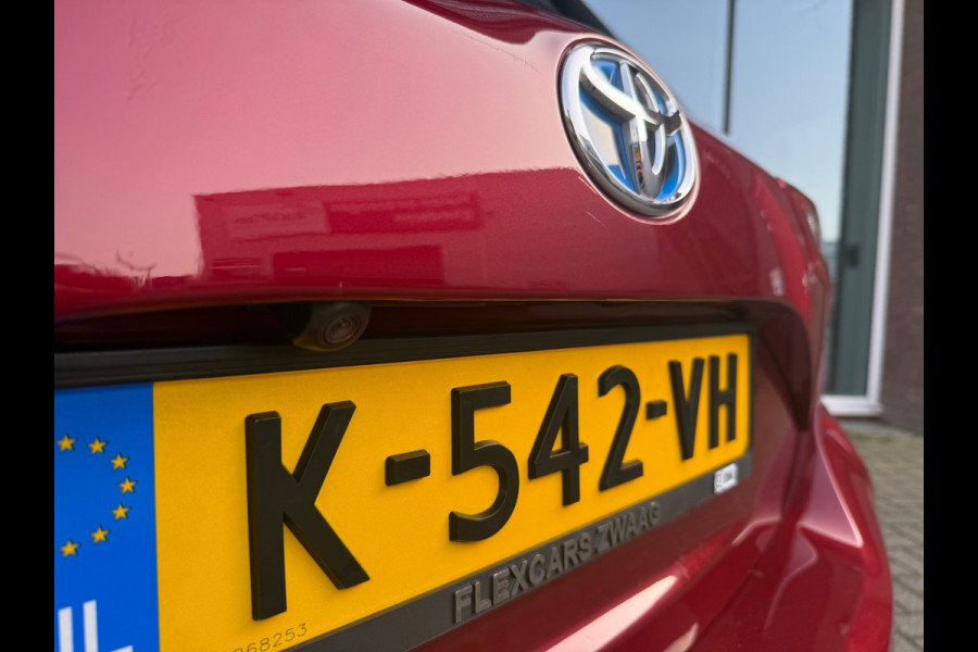 Toyota Yaris 1.5 Hybrid Y20 BiTone - Automaat - Panodak - Climate - Trekhaak afn.
