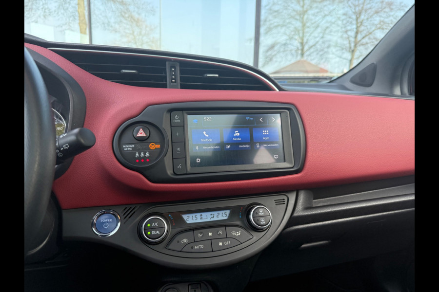 Toyota Yaris 1.5 Hybrid Y20 BiTone - Automaat - Panodak - Climate - Trekhaak afn.