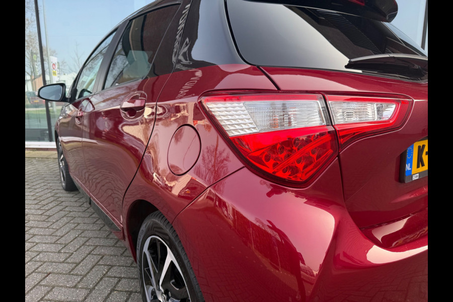 Toyota Yaris 1.5 Hybrid Y20 BiTone - Automaat - Panodak - Climate - Trekhaak afn.