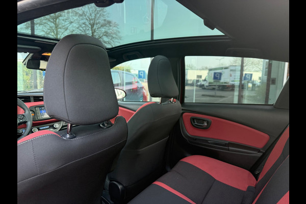 Toyota Yaris 1.5 Hybrid Y20 BiTone - Automaat - Panodak - Climate - Trekhaak afn.