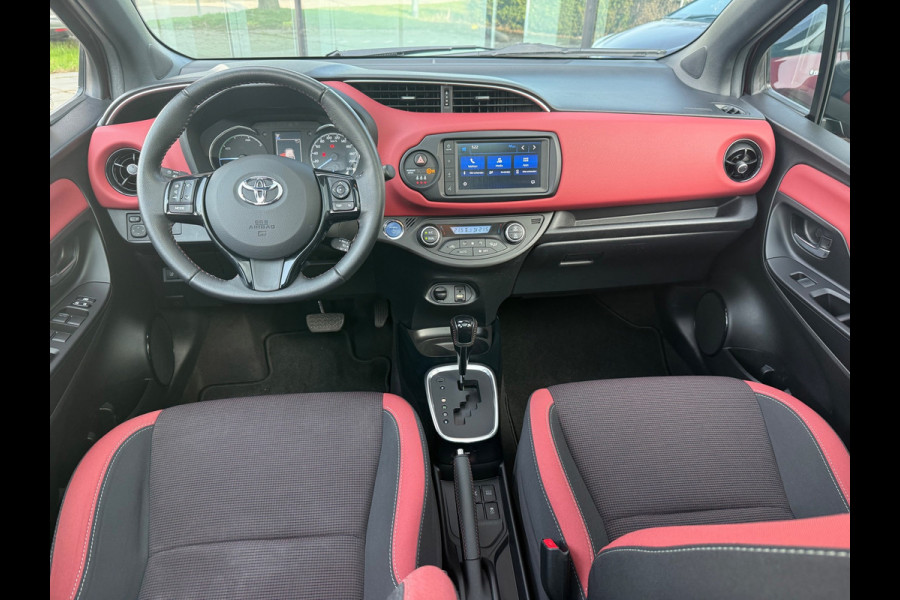 Toyota Yaris 1.5 Hybrid Y20 BiTone - Automaat - Panodak - Climate - Trekhaak afn.