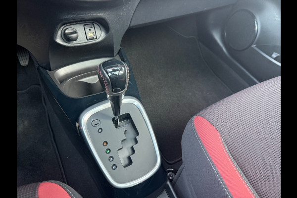Toyota Yaris 1.5 Hybrid Y20 BiTone - Automaat - Panodak - Climate - Trekhaak afn.