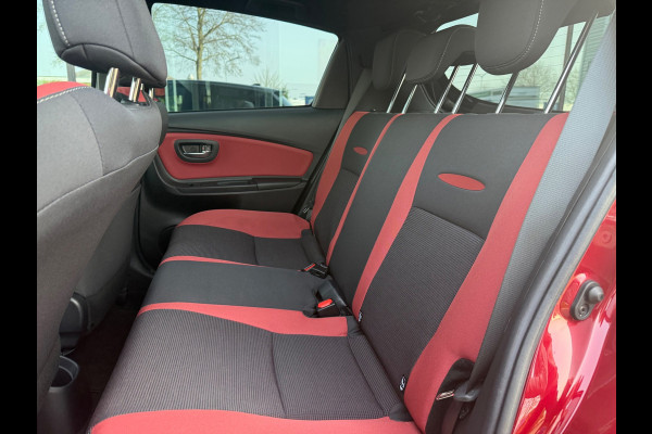 Toyota Yaris 1.5 Hybrid Y20 BiTone - Automaat - Panodak - Climate - Trekhaak afn.