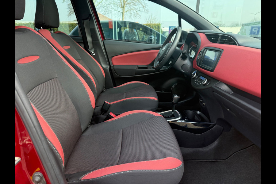 Toyota Yaris 1.5 Hybrid Y20 BiTone - Automaat - Panodak - Climate - Trekhaak afn.