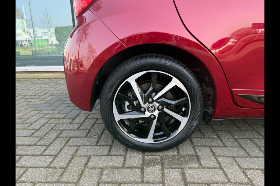 Toyota Yaris 1.5 Hybrid Y20 BiTone - Automaat - Panodak - Climate - Trekhaak afn.