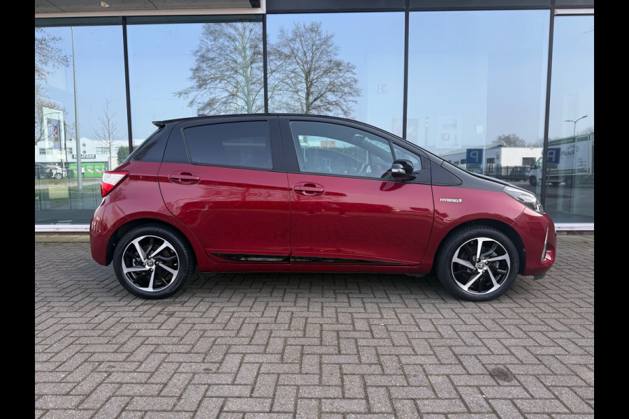Toyota Yaris 1.5 Hybrid Y20 BiTone - Automaat - Panodak - Climate - Trekhaak afn.