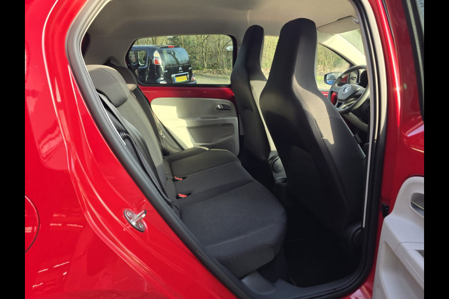 Volkswagen up! 1.0 BMT move up! | 12MND GARANTIE | AIRCO | NW APK | NL AUTO |