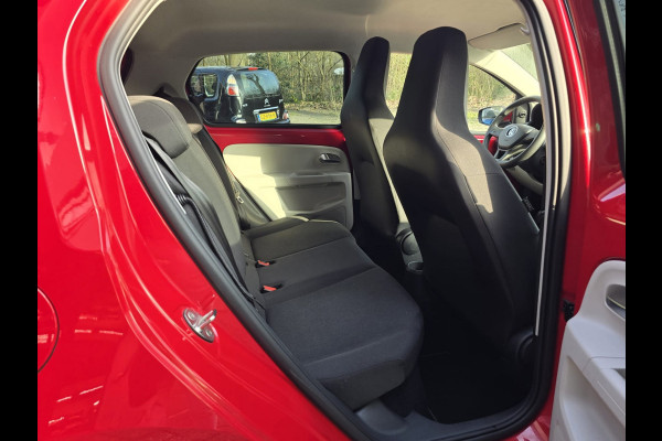 Volkswagen up! 1.0 BMT move up! | 12MND GARANTIE | AIRCO | NW APK | NL AUTO |