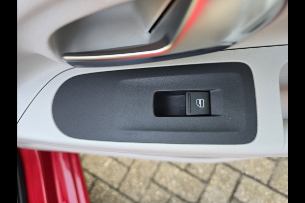 Volkswagen up! 1.0 BMT move up! | 12MND GARANTIE | AIRCO | NW APK | NL AUTO |