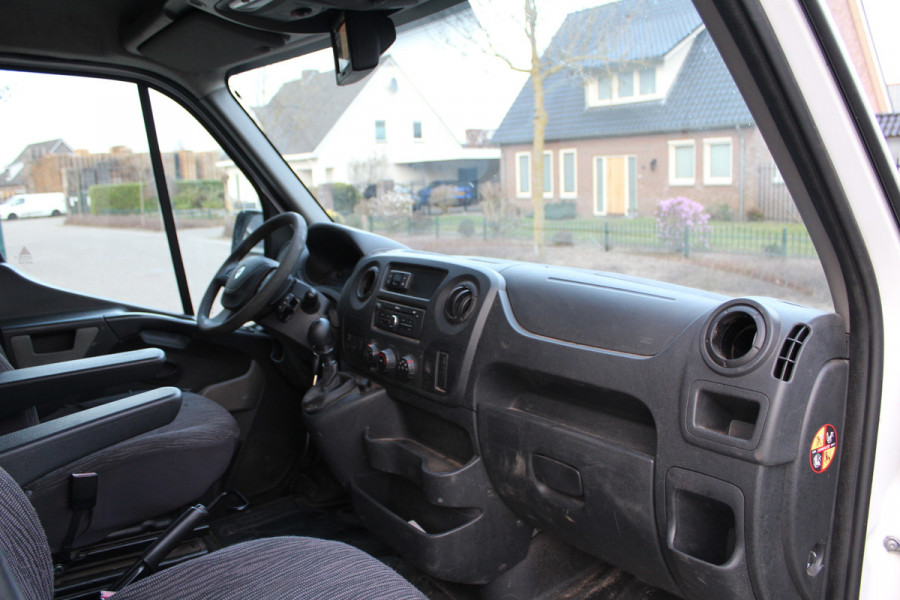 Renault Master T35 2.3 dCi 130PK Euro6 L2H2 ✓ airco ✓ imperiaal ✓ trekhaak 2500KG