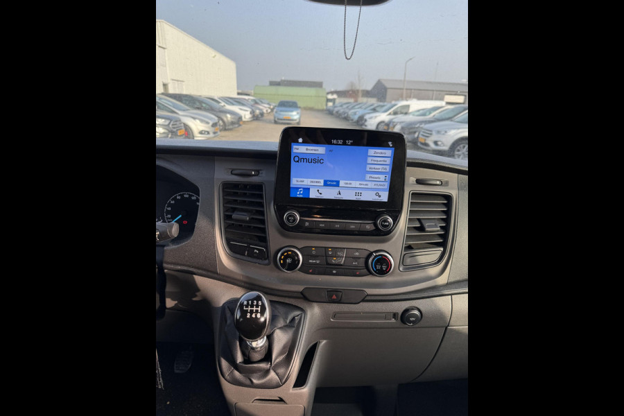 Ford Transit Custom 320 2.0 TDCI L2H1 Limited DC 130pk | 5pers. | Sync 3 Navigatie | Stoelverwarming | Sidebars