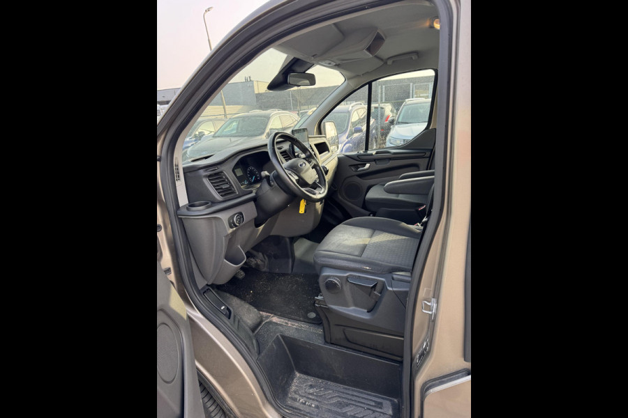 Ford Transit Custom 320 2.0 TDCI L2H1 Limited DC 130pk | 5pers. | Sync 3 Navigatie | Stoelverwarming | Sidebars