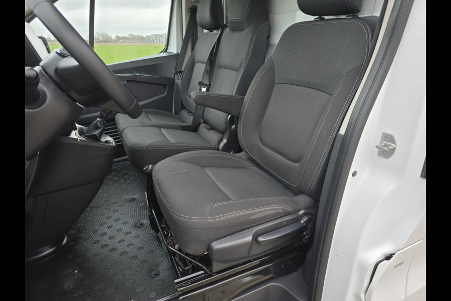 Renault Trafic 2.0 dCi L2 H1 - 130 Pk - Euro 6 - Apple Carplay Android Auto - ParkeerCamera