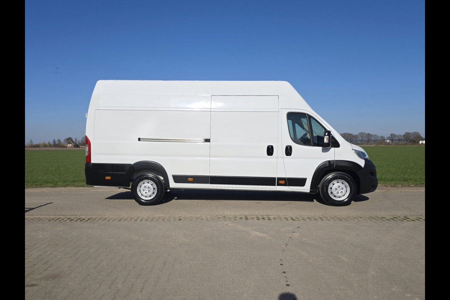 Peugeot Boxer 435 2.2 BlueHDi L4H3 - 165 Pk - Euro 6 - ParkeerCamera - Airco - Cruise Control