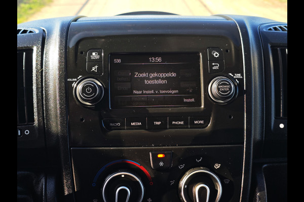 Peugeot Boxer 435 2.2 BlueHDi L4H3 - 165 Pk - Euro 6 - ParkeerCamera - Airco - Cruise Control