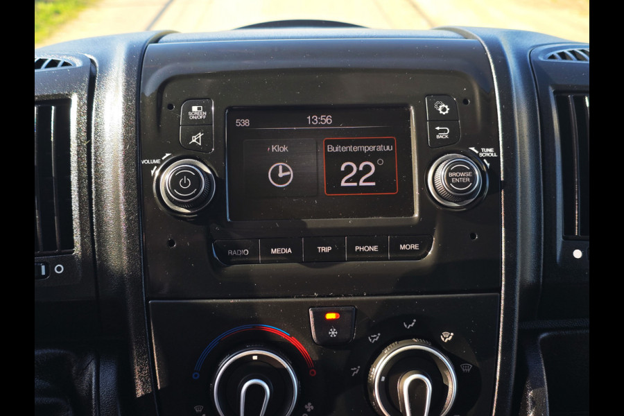 Peugeot Boxer 435 2.2 BlueHDi L4H3 - 165 Pk - Euro 6 - ParkeerCamera - Airco - Cruise Control