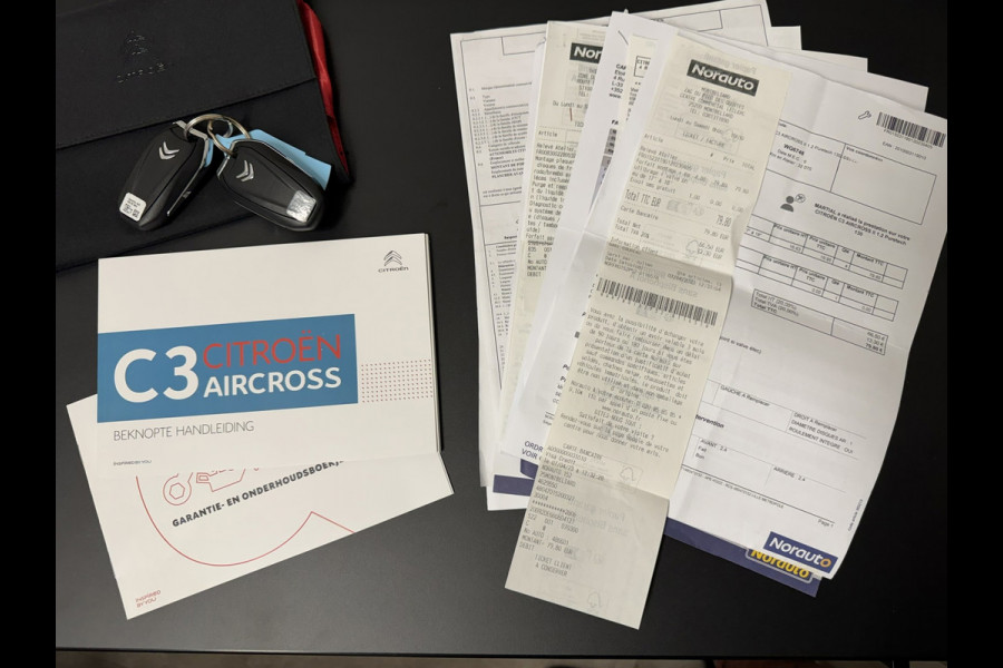Citroën C3 Aircross 1.2 PureTech Shine Automaat Cruise control Parkeersensoren plus camera Apple / Android Stoelverwarming Pano