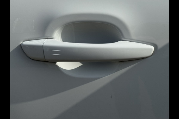 Citroën C3 Aircross 1.2 PureTech Shine Automaat Cruise control Parkeersensoren plus camera Apple / Android Stoelverwarming Pano