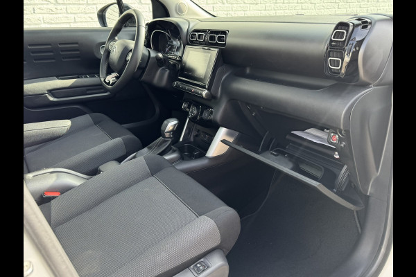 Citroën C3 Aircross 1.2 PureTech Shine Automaat Cruise control Parkeersensoren plus camera Apple / Android Stoelverwarming Pano