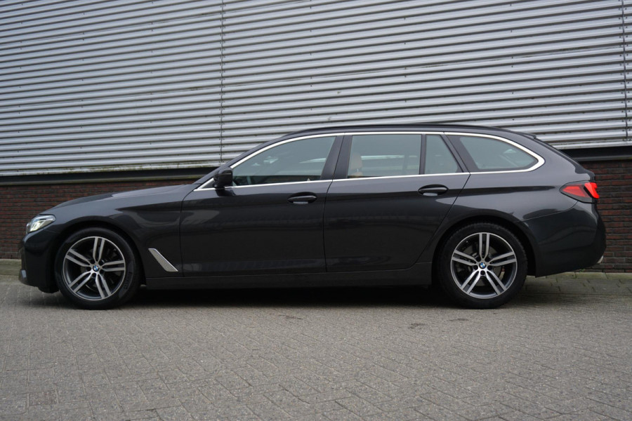 BMW 5 Serie Touring 520i Business Edition Plus/Laser LED/Comfort Stoel Dealeronderhouden.