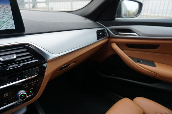 BMW 5 Serie Touring 520i Business Edition Plus/Laser LED/Comfort Stoel Dealeronderhouden.