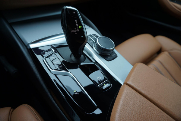 BMW 5 Serie Touring 520i Business Edition Plus/Laser LED/Comfort Stoel Dealeronderhouden.