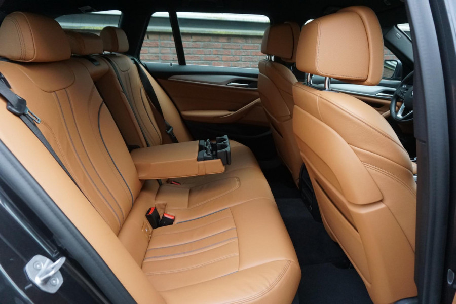 BMW 5 Serie Touring 520i Business Edition Plus/Laser LED/Comfort Stoel Dealeronderhouden.