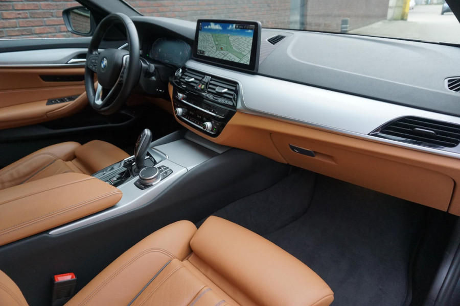 BMW 5 Serie Touring 520i Business Edition Plus/Laser LED/Comfort Stoel Dealeronderhouden.
