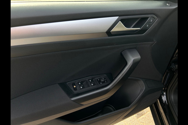 Volkswagen T-Roc 1.5 TSI Life Business, Adaptive cruise, virtual cockpit, carplay, stoelverw.