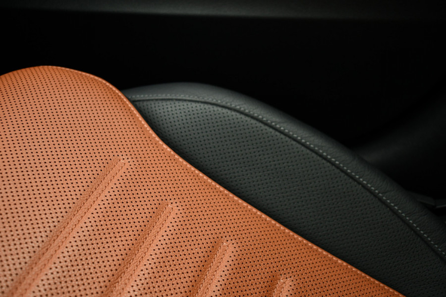 Mercedes-Benz C-Klasse Estate 300 e AMG Line Pano Trekh Distr Memory+Ventilatie HUD 360 Night