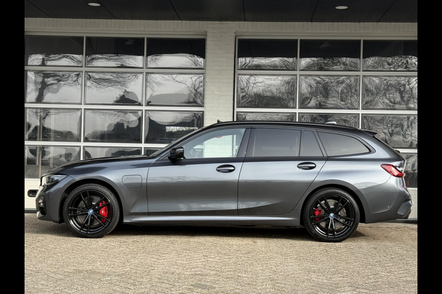 BMW 3 Serie Touring 330e xDrive M SPORT | PANORAMA | SPORTREMMEN | HEAD UP | 19 INCH | ADAPT. ONDERSTEL |