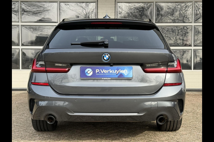 BMW 3 Serie Touring 330e xDrive M SPORT | PANORAMA | SPORTREMMEN | HEAD UP | 19 INCH | ADAPT. ONDERSTEL |