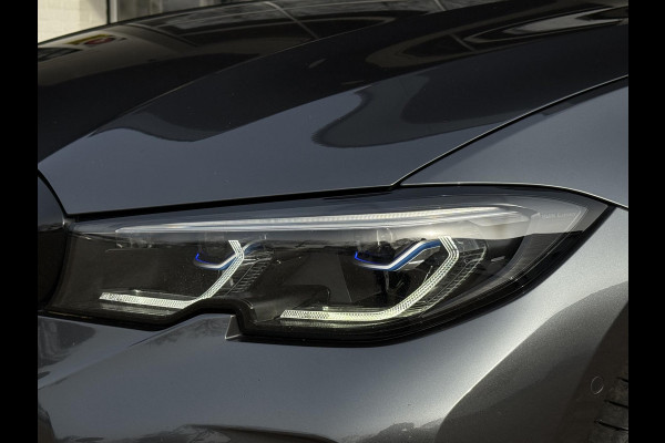 BMW 3 Serie Touring 330e xDrive M SPORT | PANORAMA | SPORTREMMEN | HEAD UP | 19 INCH | ADAPT. ONDERSTEL |