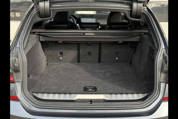 BMW 3 Serie Touring 330e xDrive M SPORT | PANORAMA | SPORTREMMEN | HEAD UP | 19 INCH | ADAPT. ONDERSTEL |