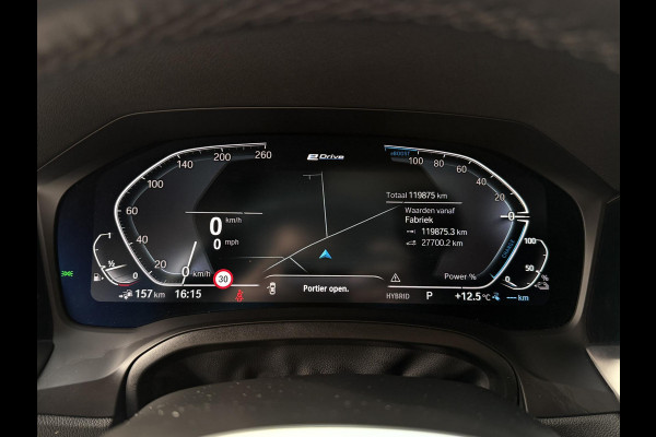 BMW 3 Serie Touring 330e xDrive M SPORT | PANORAMA | SPORTREMMEN | HEAD UP | 19 INCH | ADAPT. ONDERSTEL |