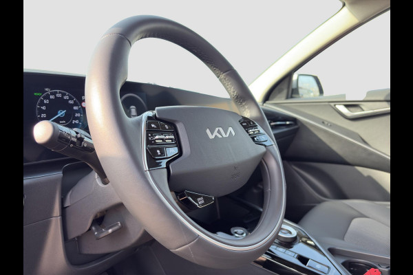 Kia Niro 1.6 GDi PHEV DynamicLine Automaat | Camera | Cruise | Sensoren | Apple Carplay & Android Auto | Navi |