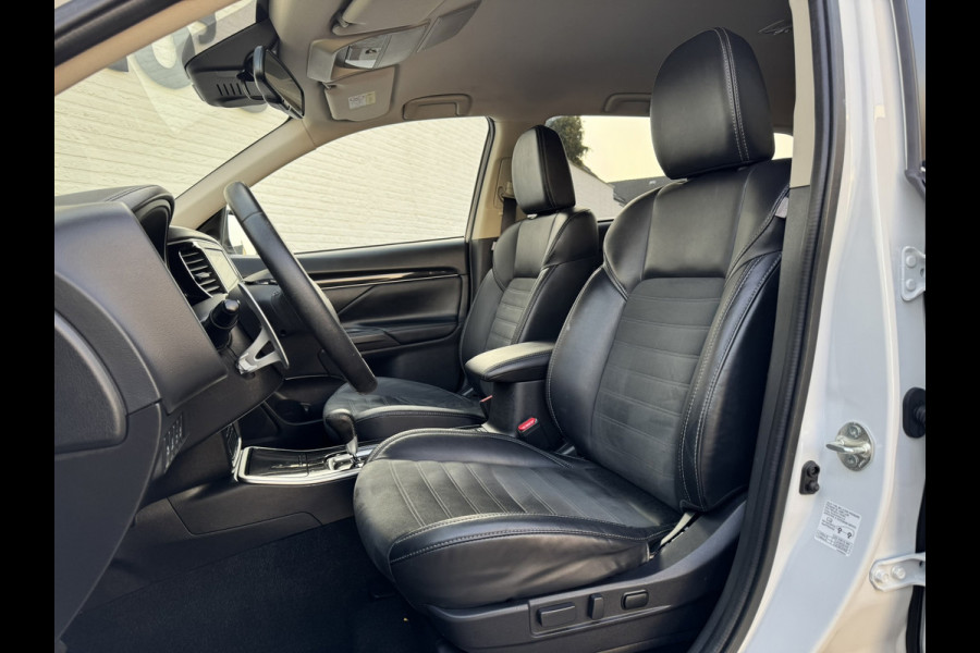 Mitsubishi Outlander 2.0 2WD Limited Automaat 7P Full-LED Achteruirijcamera Navi Cruise Control Apple Android Stoelverwarming