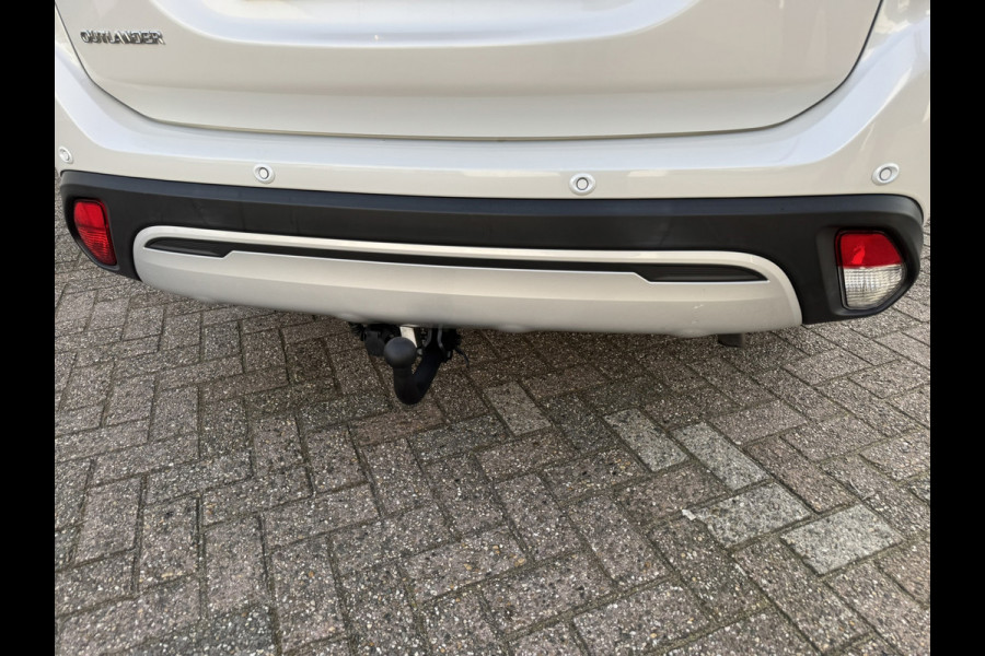 Mitsubishi Outlander 2.0 2WD Limited Automaat 7P Full-LED Achteruirijcamera Navi Cruise Control Apple Android Stoelverwarming