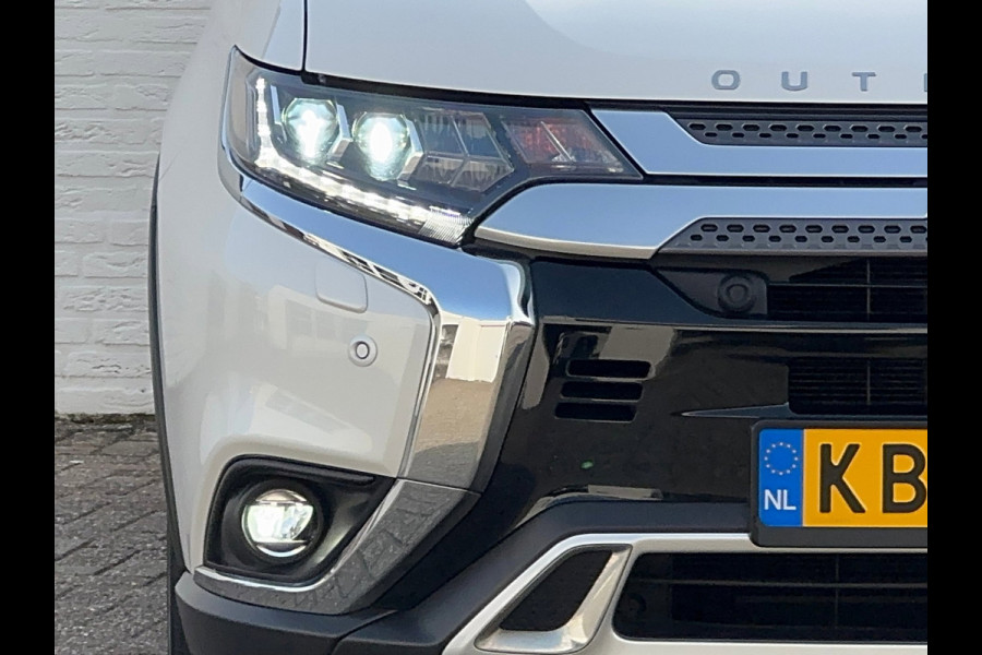 Mitsubishi Outlander 2.0 2WD Limited Automaat 7P Full-LED Achteruirijcamera Navi Cruise Control Apple Android Stoelverwarming