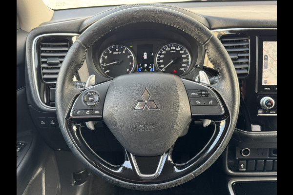 Mitsubishi Outlander 2.0 2WD Limited Automaat 7P Full-LED Achteruirijcamera Navi Cruise Control Apple Android Stoelverwarming