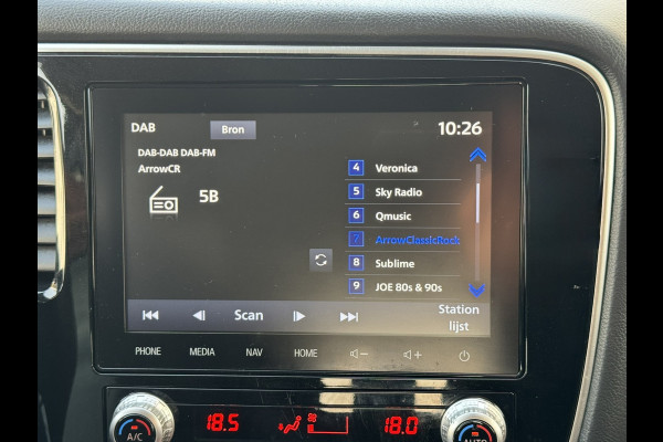 Mitsubishi Outlander 2.0 2WD Limited Automaat 7P Full-LED Achteruirijcamera Navi Cruise Control Apple Android Stoelverwarming