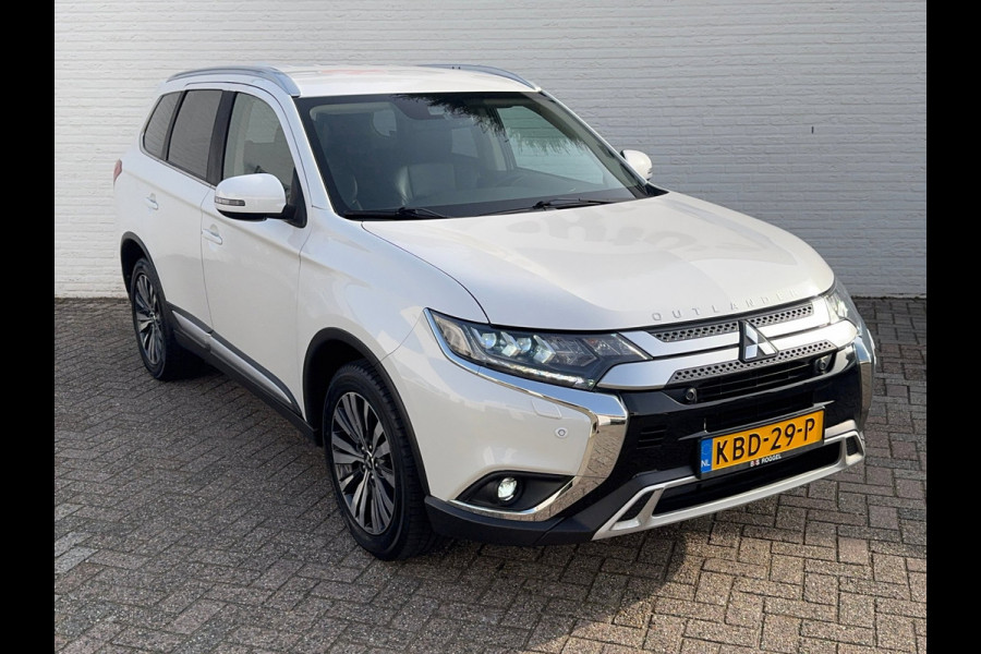 Mitsubishi Outlander 2.0 2WD Limited Automaat 7P Full-LED Achteruirijcamera Navi Cruise Control Apple Android Stoelverwarming