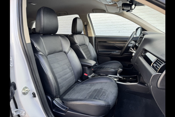 Mitsubishi Outlander 2.0 2WD Limited Automaat 7P Full-LED Achteruirijcamera Navi Cruise Control Apple Android Stoelverwarming