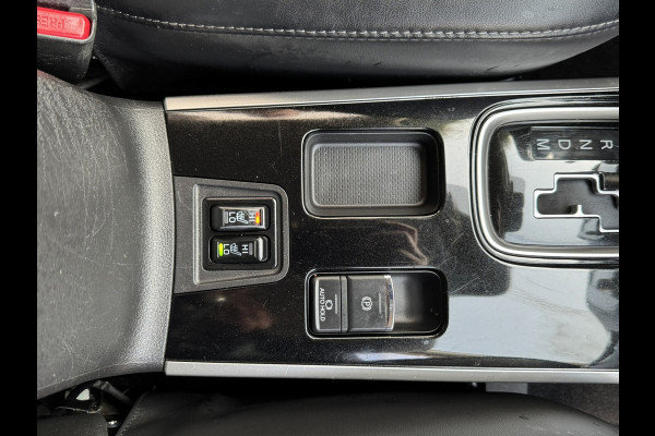 Mitsubishi Outlander 2.0 2WD Limited Automaat 7P Full-LED Achteruirijcamera Navi Cruise Control Apple Android Stoelverwarming