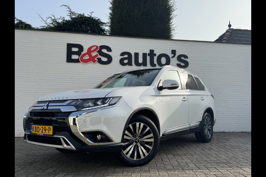 Mitsubishi Outlander 2.0 2WD Limited Automaat 7P Full-LED Achteruirijcamera Navi Cruise Control Apple Android Stoelverwarming